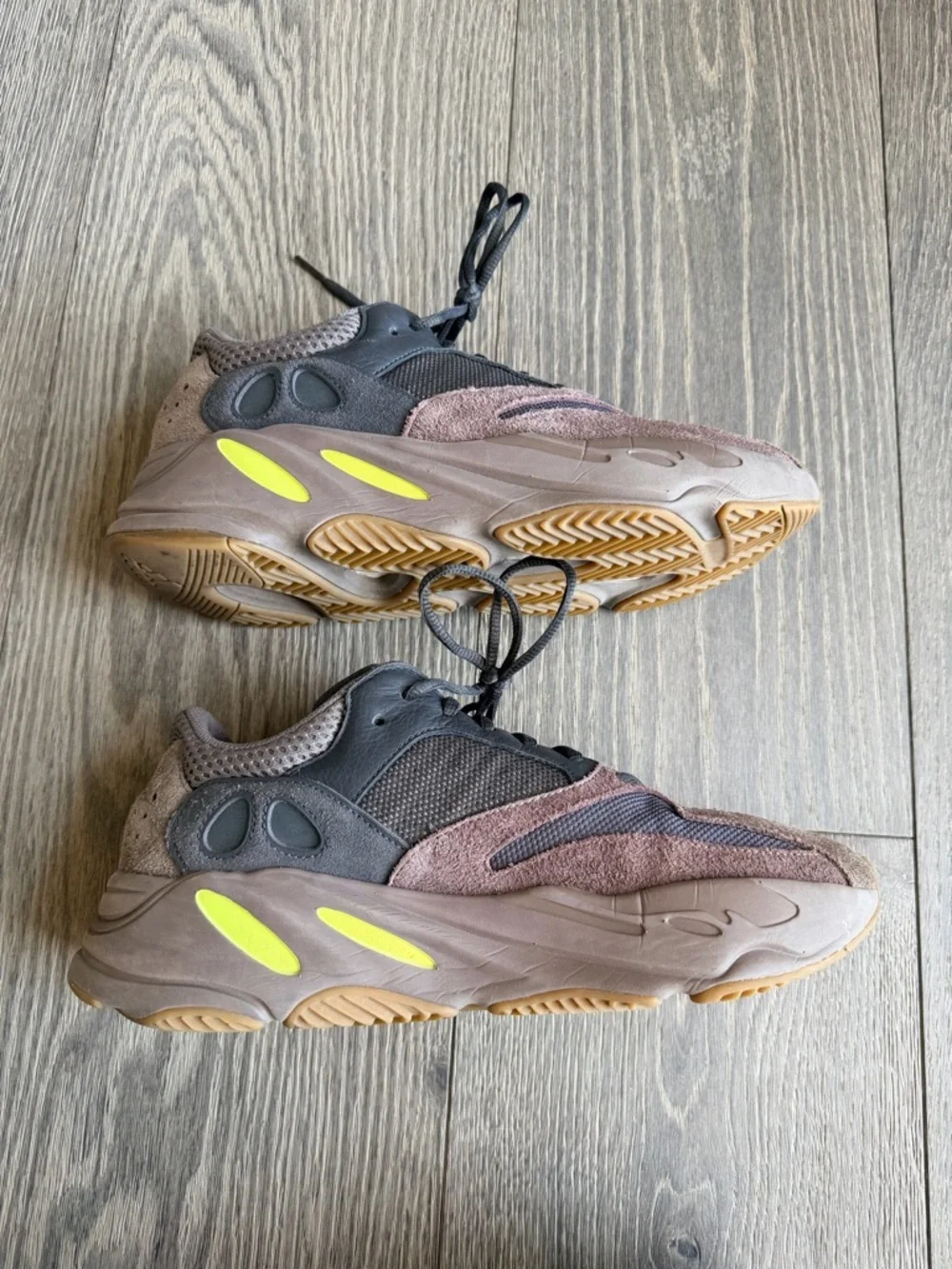 Adidas Yeezy Boost 700 Mauve Sneakers Size 10.5